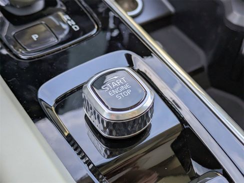 New 2026 Volvo XC60 B5 Ultra w/ Protection Package Premier image 41