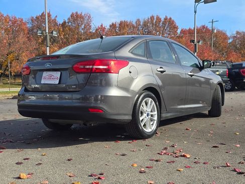 Used 2016 Ford Focus SE image 16