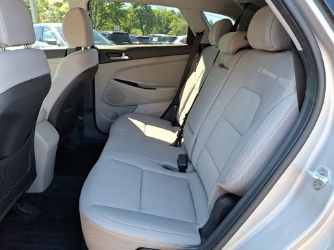 Used 2021 Hyundai Tucson SE FWD image 10