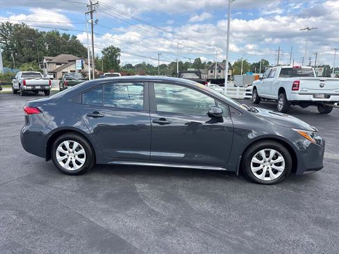 Used 2026 Toyota Corolla LE FWD image 2