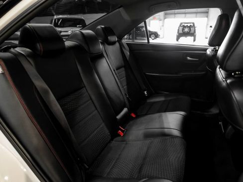 Used 2015 Toyota Camry SE FWD image 32