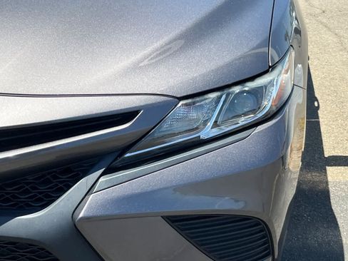 Used 2019 Toyota Camry SE w/ Audio Package FWD image 11