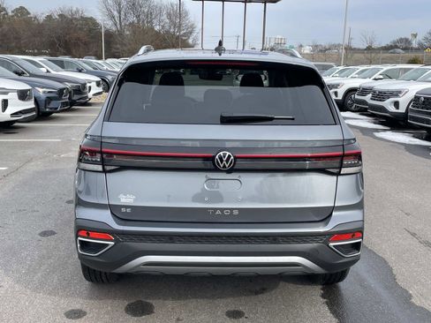 New 2026 Volkswagen Taos SE FWD image 6