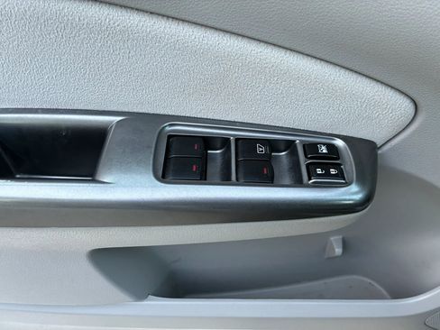 Used 2011 Subaru Forester 2.5X Limited AWD/4WD image 21
