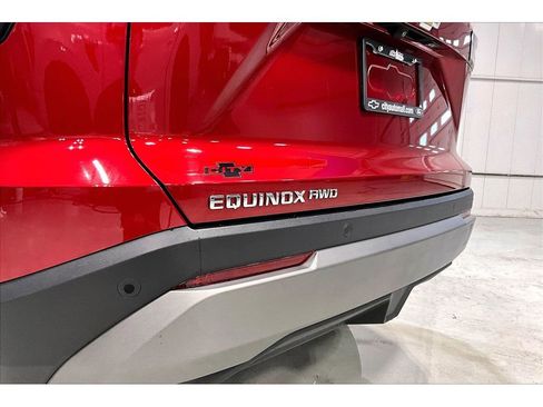 Used 2025 Chevrolet Equinox LT w/ Convenience Package II AWD/4WD image 9