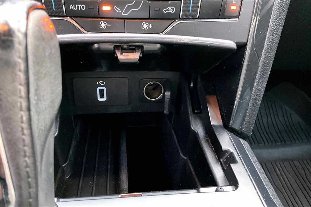 Used 2017 Ford Explorer XLT w/ Equipment Group 202A FWD image 16