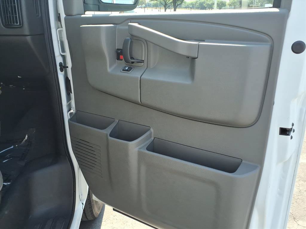 Used 2025 GMC Savana 3500 LT w/ LT Preferred Equipment Group RWD image 21