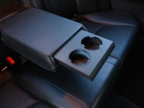 Used 2002 Mercedes-Benz C 320 Sedan image 29