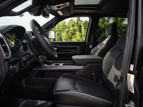 New 2026 RAM 2500 Laramie w/ Night Edition AWD/4WD image 25