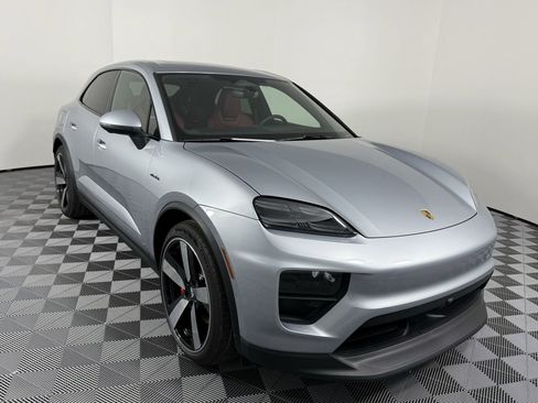 Certified 2025 Porsche Macan 4S Electric AWD/4WD image 7