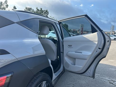 Used 2024 Hyundai Kona SEL w/ Convenience Package FWD image 20