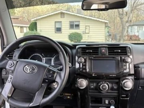 Used 2019 Toyota 4Runner TRD Off-Road Premium image 3