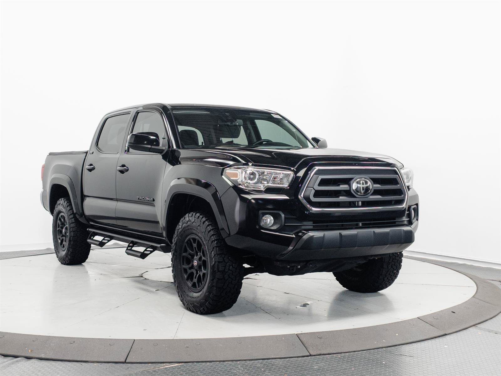 Used 2021 Toyota Tacoma SR5 AWD/4WD image 1