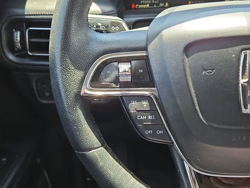 Used 2022 Lincoln Nautilus FWD w/ Premium Package image 21