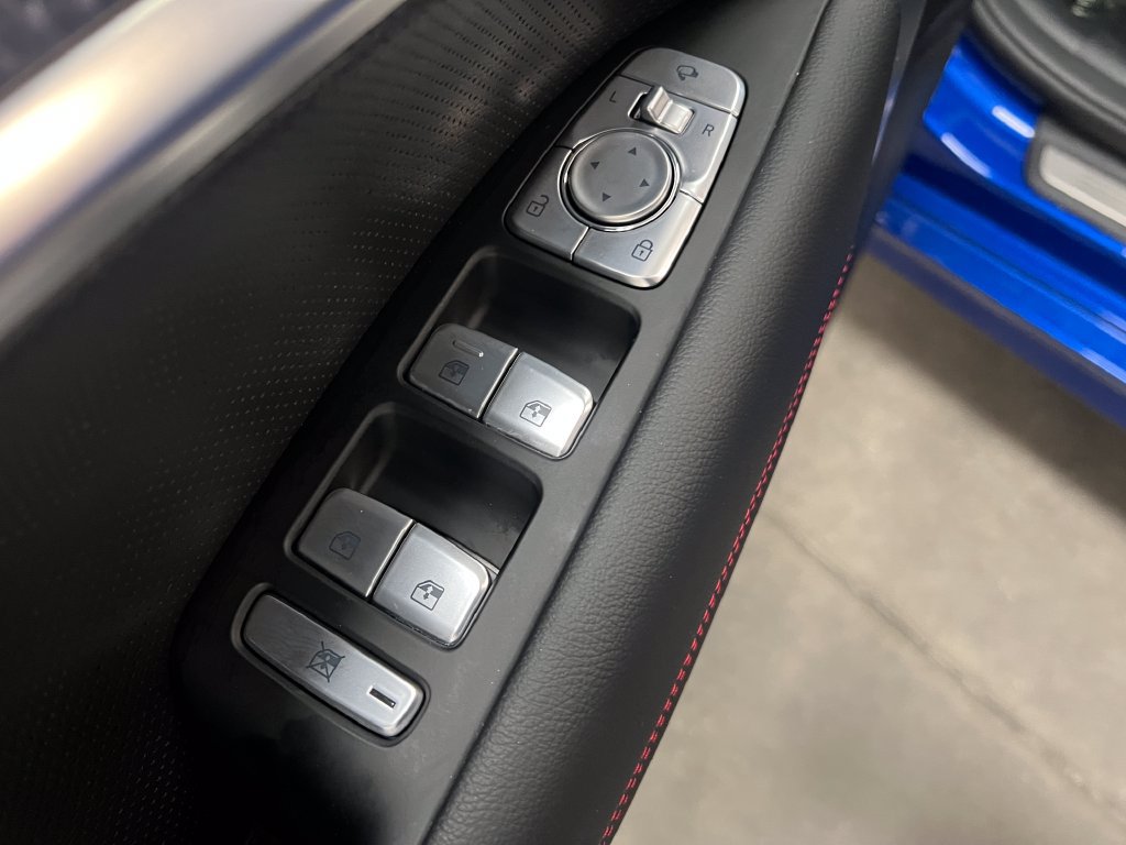 Used 2023 Genesis G70 2.0T w/ Sport Prestige Package RWD image 12