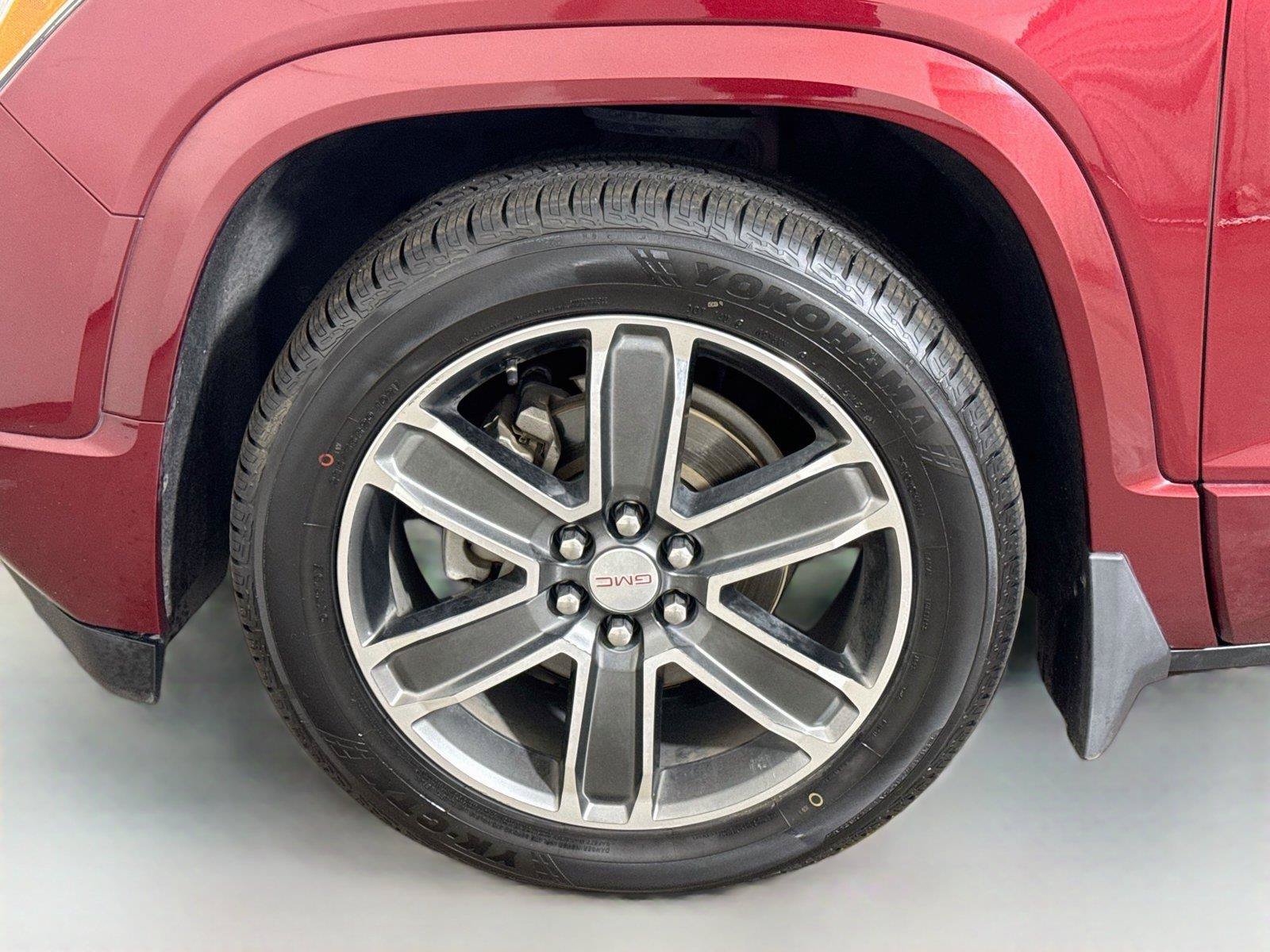 Used 2018 GMC Acadia Denali w/ Technology Package AWD/4WD image 32