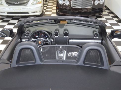 Used 2018 Porsche 718 Boxster RWD image 25