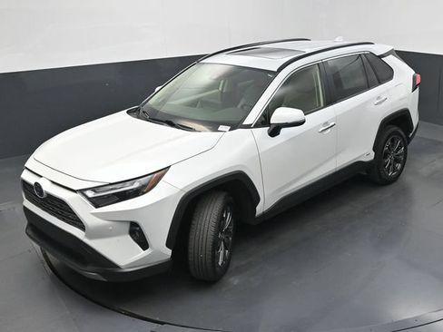 Used 2025 Toyota RAV4 Limited AWD/4WD image 35