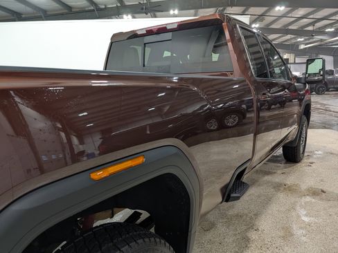 Used 2024 GMC Sierra 3500 SLE w/ SLE Value Package image 3