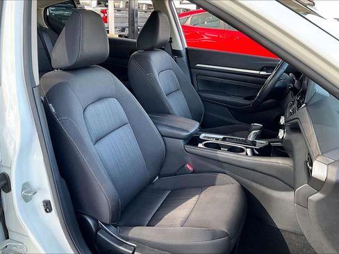 Certified 2023 Nissan Altima 2.5 SV w/ SV Premium Package image 7