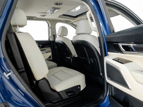 Used 2023 Kia Telluride S w/ S Sunroof Package FWD image 45