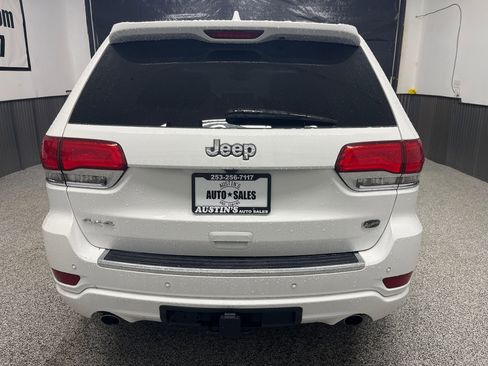 Used 2017 Jeep Grand Cherokee Overland image 4