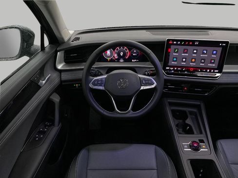 New 2026 Volkswagen Tiguan SE image 13