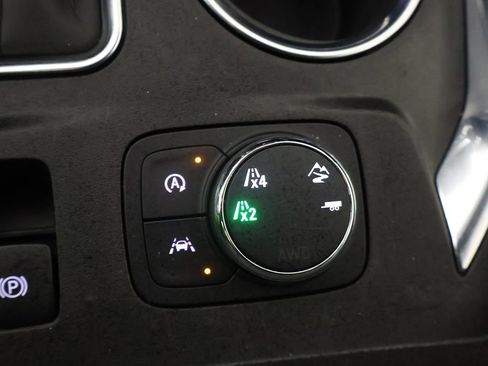 Used 2023 Chevrolet Traverse LT AWD/4WD image 50