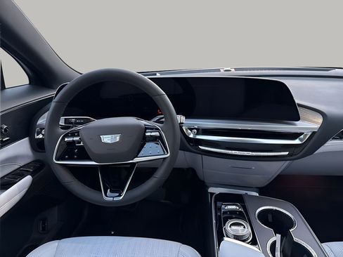 New 2025 Cadillac Lyriq Sport image 38