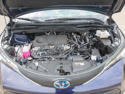 Used 2023 Toyota Sienna XLE FWD image 30