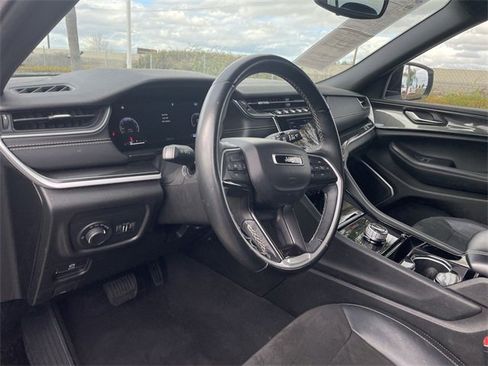 Used 2022 Jeep Grand Cherokee L Laredo image 10