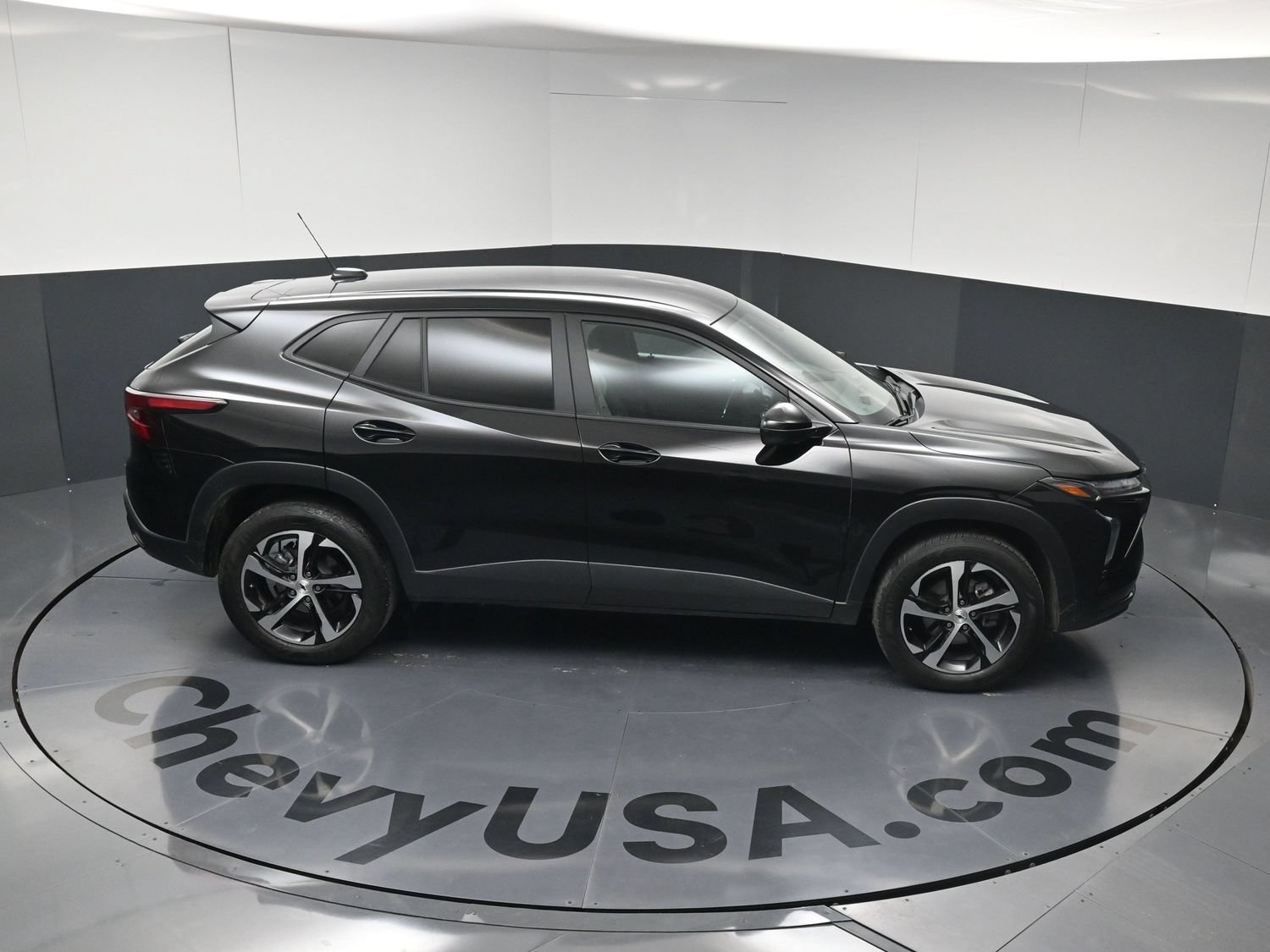 Used 2025 Chevrolet Trax RS FWD image 33