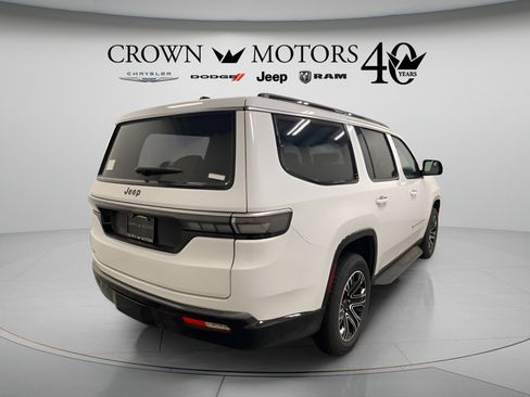 Used 2026 Jeep Grand Wagoneer 4WD w/ Premium Group I image 6