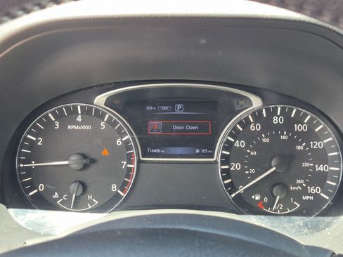 Used 2017 Nissan Pathfinder SV AWD/4WD image 22