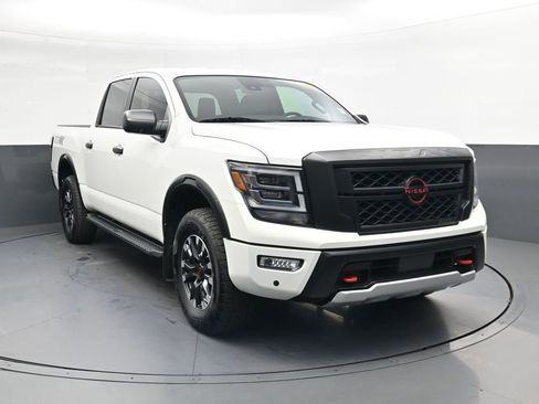 Used 2023 Nissan Titan PRO-4X w/ Pro-4x Utility Package AWD/4WD image 15