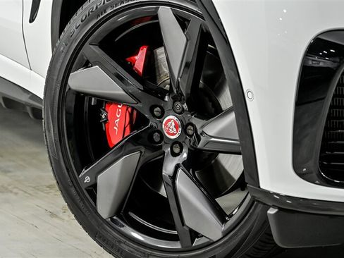 Used 2023 Jaguar F-PACE SVR AWD/4WD image 3
