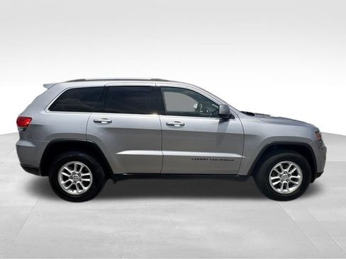Used 2018 Jeep Grand Cherokee Laredo AWD/4WD image 8