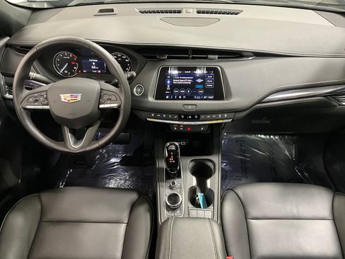 Used 2023 Cadillac XT4 Luxury w/ Cold Weather Package AWD/4WD image 14
