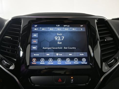 Used 2022 Jeep Cherokee Limited image 27