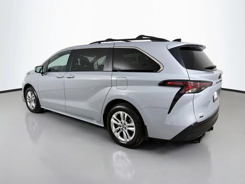 Certified 2023 Toyota Sienna XLE Woodland Edition AWD/4WD image 6