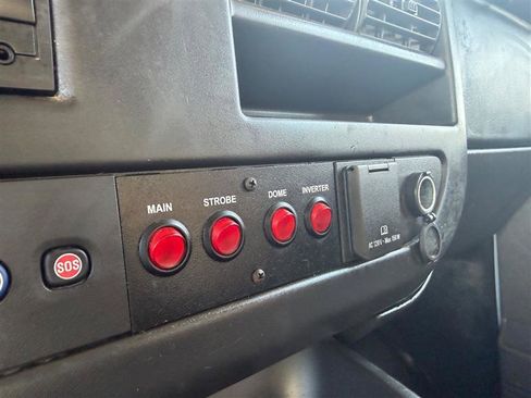 Used 2015 Chevrolet Express 2500 image 18