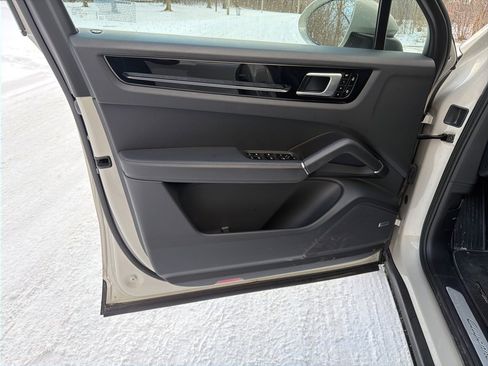 Certified 2020 Porsche Cayenne image 15