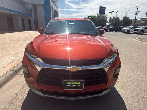 Used 2021 Chevrolet Blazer LT FWD image 2