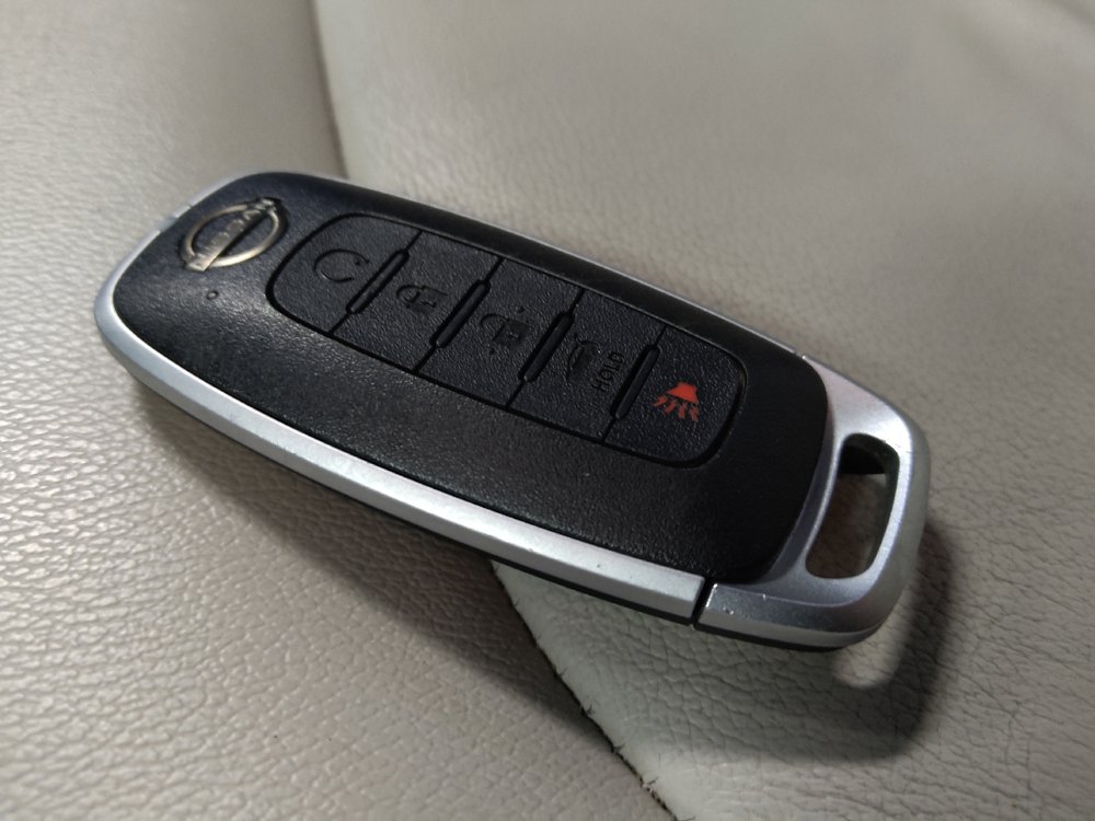 Used 2023 Nissan Pathfinder SL w/ SL Premium Package FWD image 32