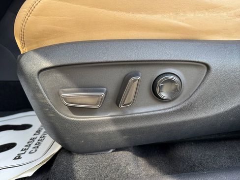 Used 2019 Toyota RAV4 Limited w/ Cold Weather Package FWD image 25