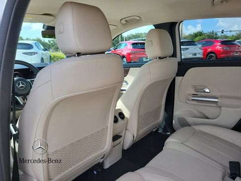 Used 2023 Mercedes-Benz GLA 250 w/ Premium Package image 11