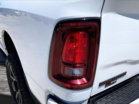 Used 2025 RAM 2500 Big Horn AWD/4WD image 33