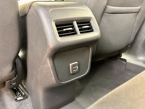 Used 2019 Chevrolet Equinox LT FWD image 27