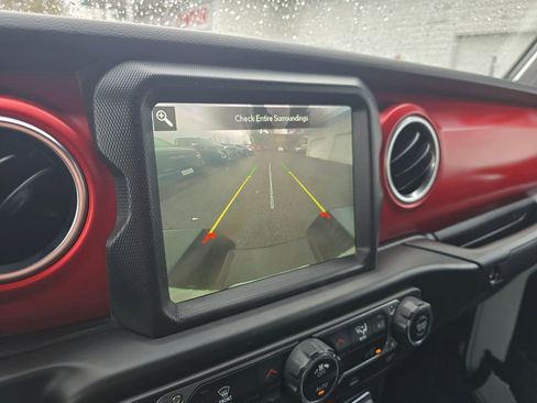 Used 2022 Jeep Gladiator Rubicon w/ Trailer Tow Package image 29