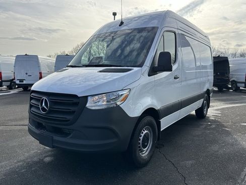 Used 2026 Mercedes-Benz Sprinter 144 Cargo image 3